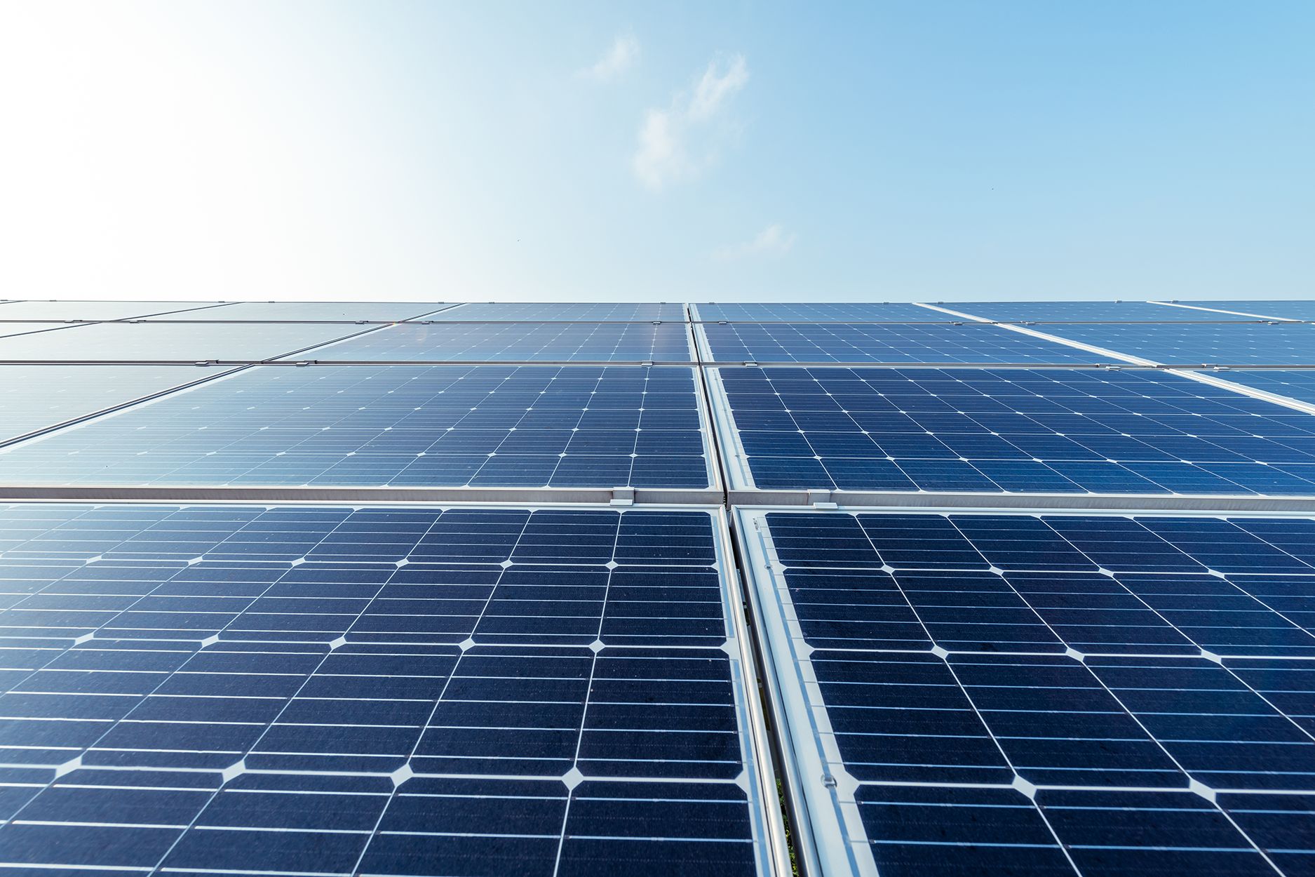 Rooftop Solar in the UK: Cheaper Bills, Cleaner Energy